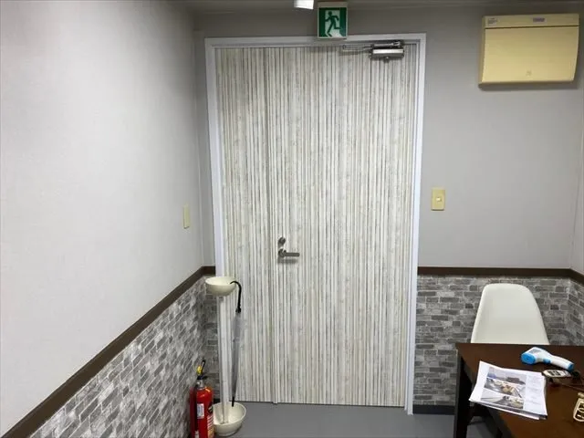 美容室さんの内装リメーク!完了しました。